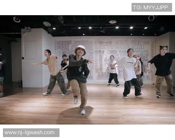 重庆街舞队与西安街舞队赛后状态分析与表现对比